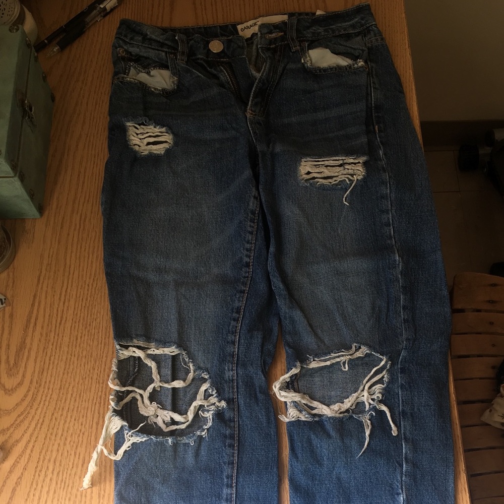 Garage Medium Wash Mom/Highwaisted Jeans